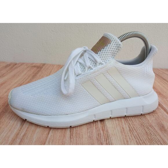 Adidas Originals Women's Shoes Swift Run White Running Training Size 6 - Picture 1 of 9